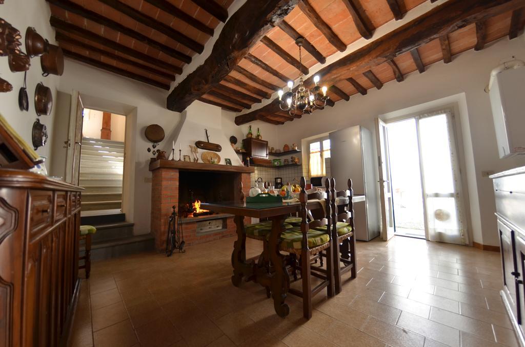Villa Buonaparte San Miniato Room photo